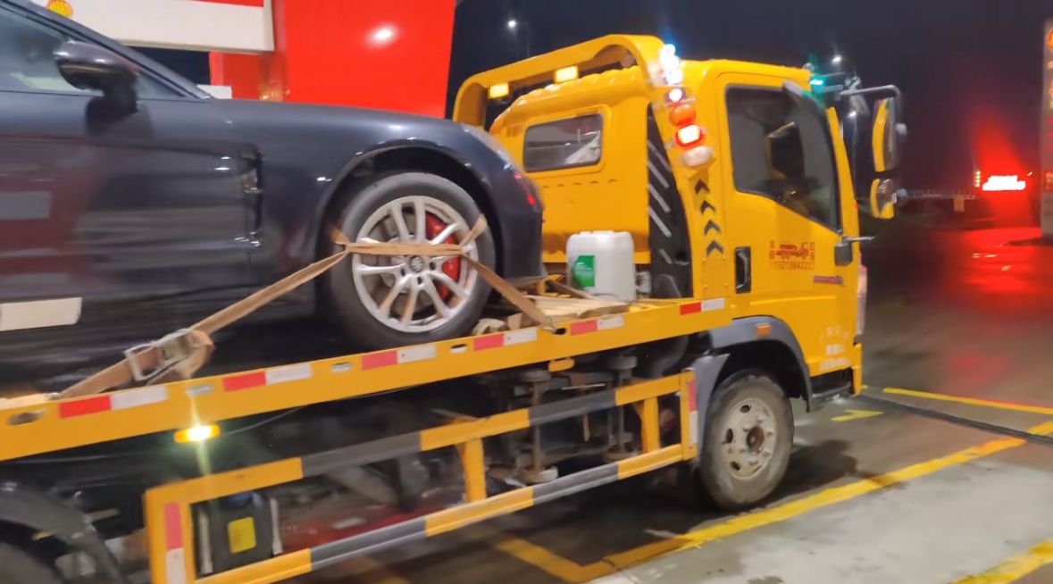云林行车途中遇到突发状况该如何呼叫道路救援？